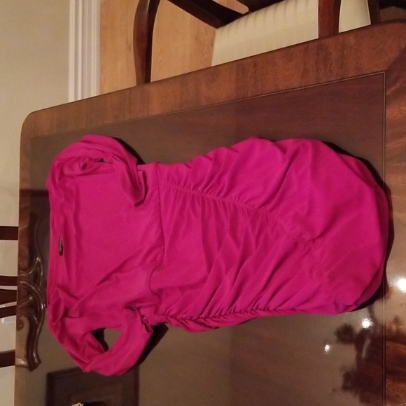 Fuchsia bodycon mini dress in small size. Lightly used. Femme brand - Picture 3 of 5